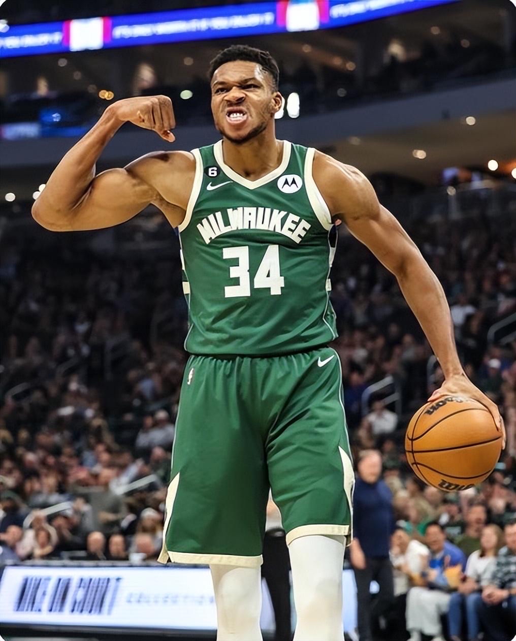 字母哥在公牛比赛中比赛规则变更,持续失利引发热议!观众掌声雷动(字母哥单挑巴特勒) 字母哥在公牛比赛中比赛规则变更,持续失利引发热议!观众掌声雷动(字母哥单挑巴特勒)