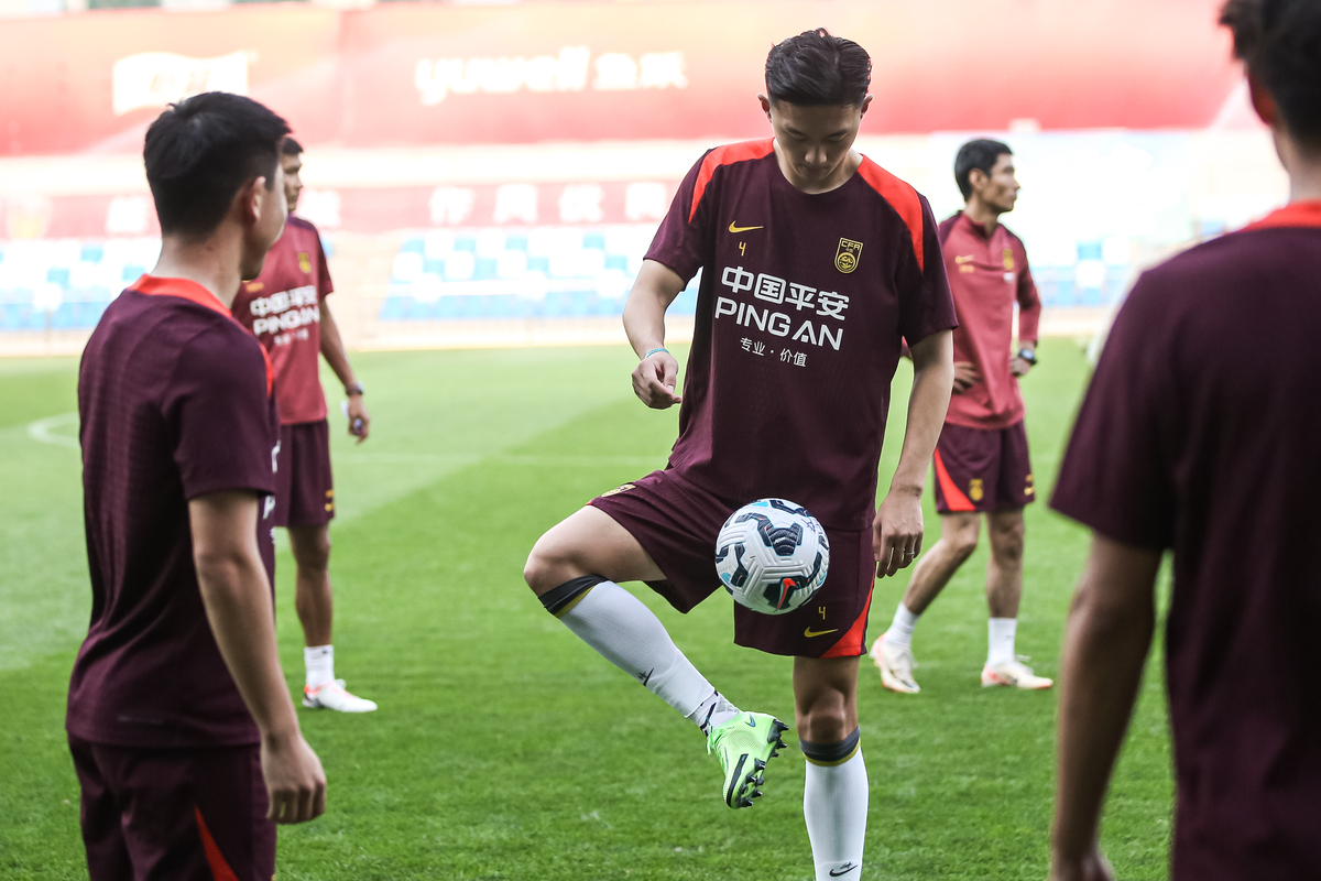 旺财28-关键时刻体能课后，北京国安主帅复盘备战足总杯，媒体盛赞，身体对抗强度拉满的简单介绍